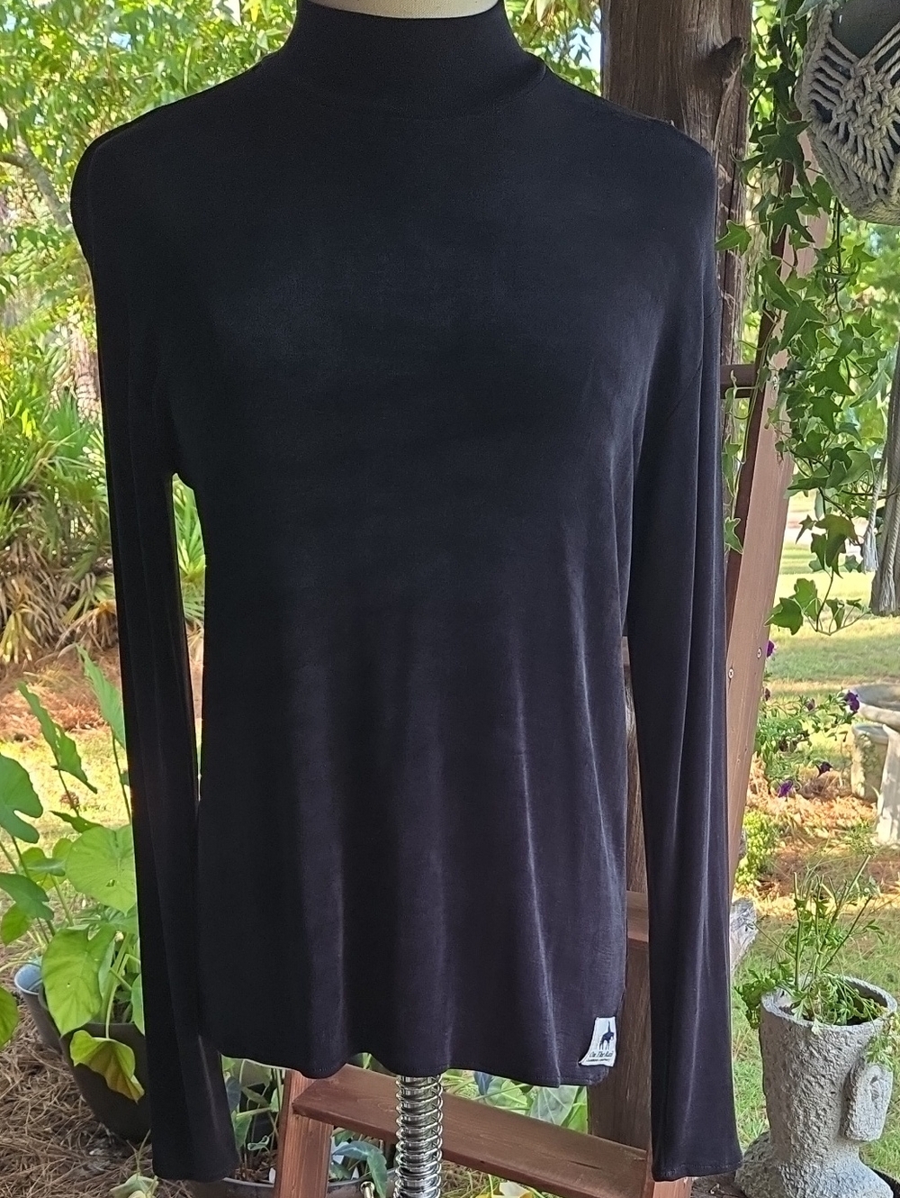 On The Rail Clothing Company Black Mock Turtleneck Size Large